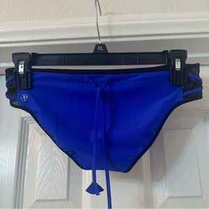 Lululemon bikini bottom size 4